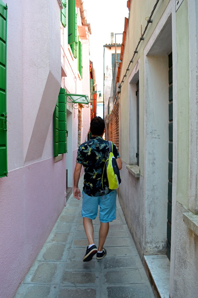 burano balade petite rue colorée 