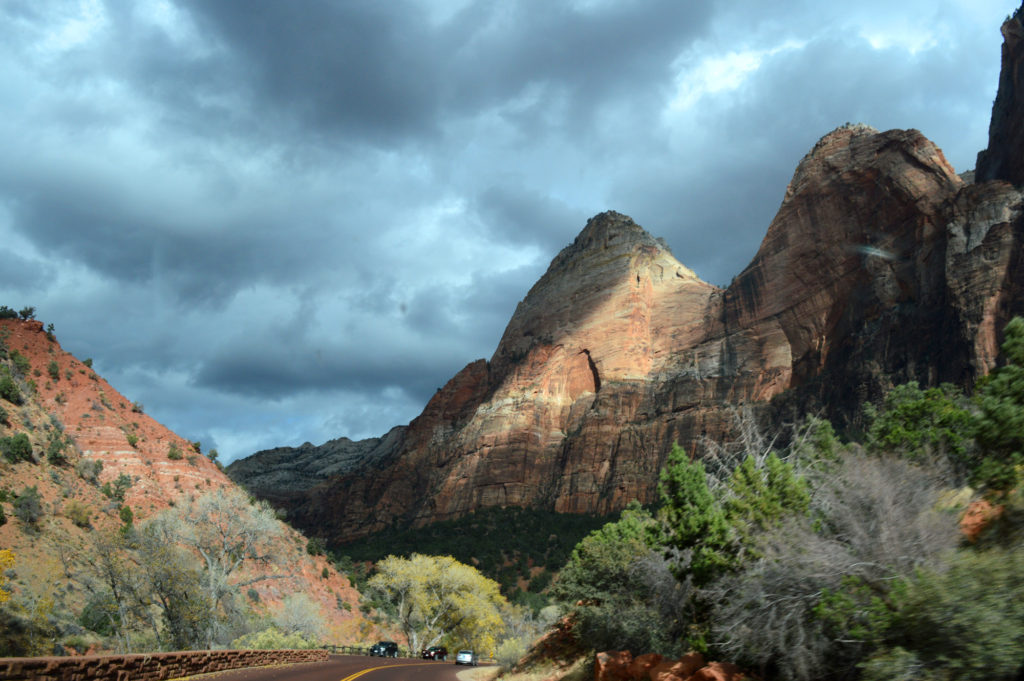 sur la route, dans le canyon