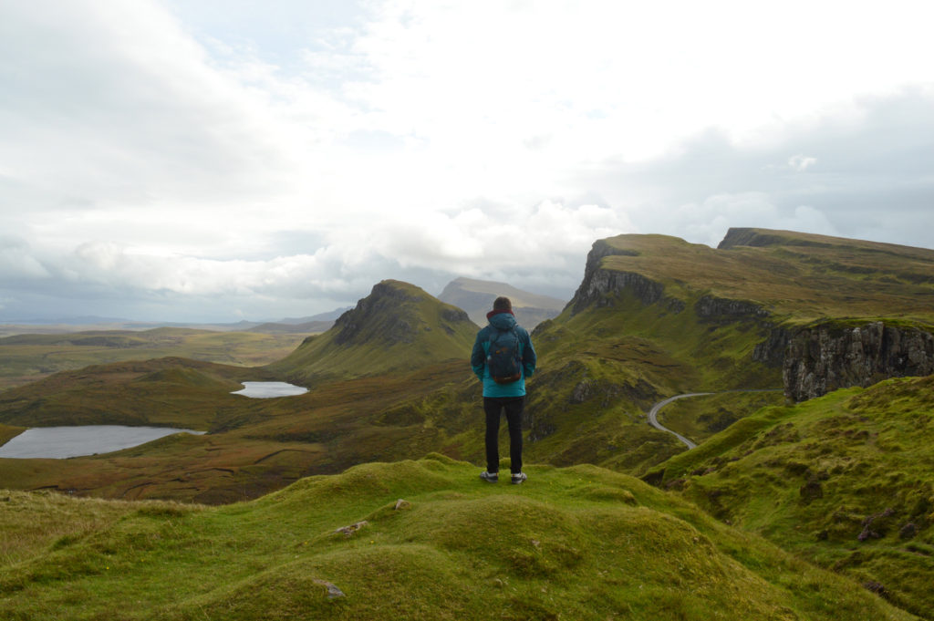 Manue devant le massif de Quiraing 