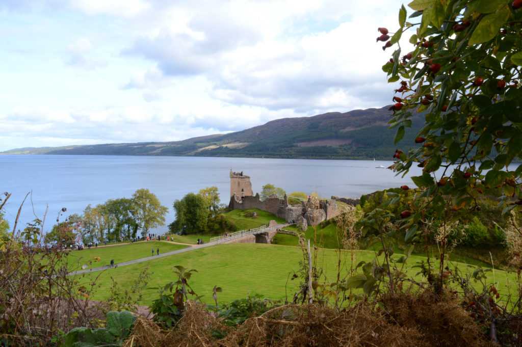 chateau d'urquhart au bord du loch ness