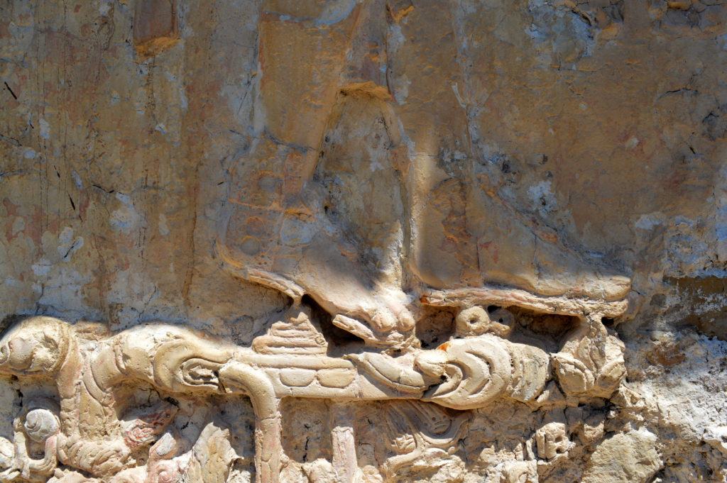 fresque sculptée maya ruines palenque mexique