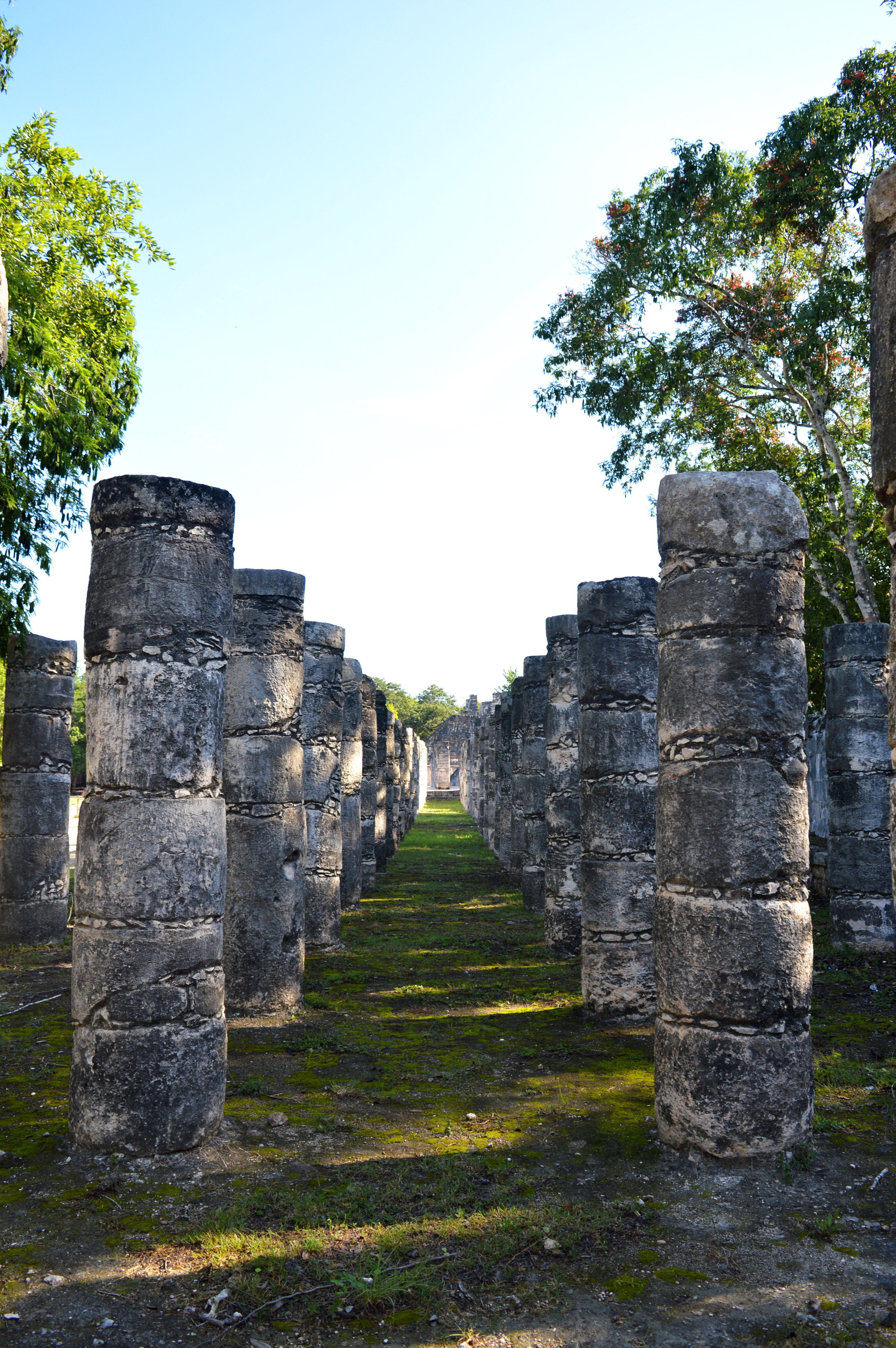 colonnes ruines chichen itza mexique