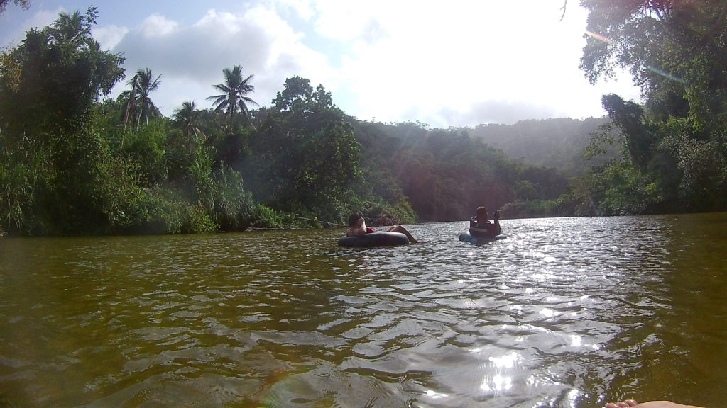 Tubbing sur la rivière Palomonp