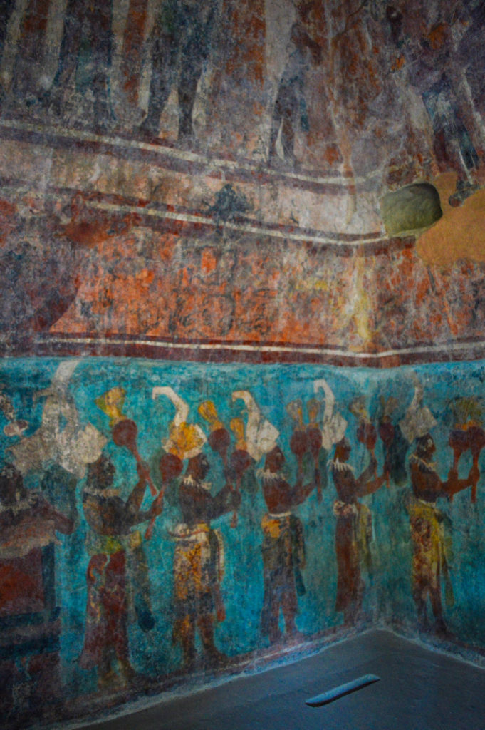 peinture colorée maya à bonampak, chiapas, mexique