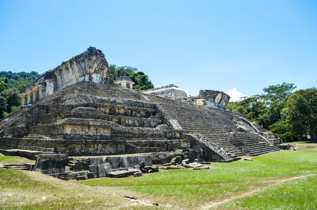 ruines mayas à palenque, visite au chiapas, mexique