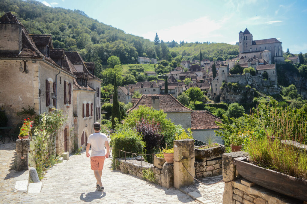 marche dans le village, visite du lot