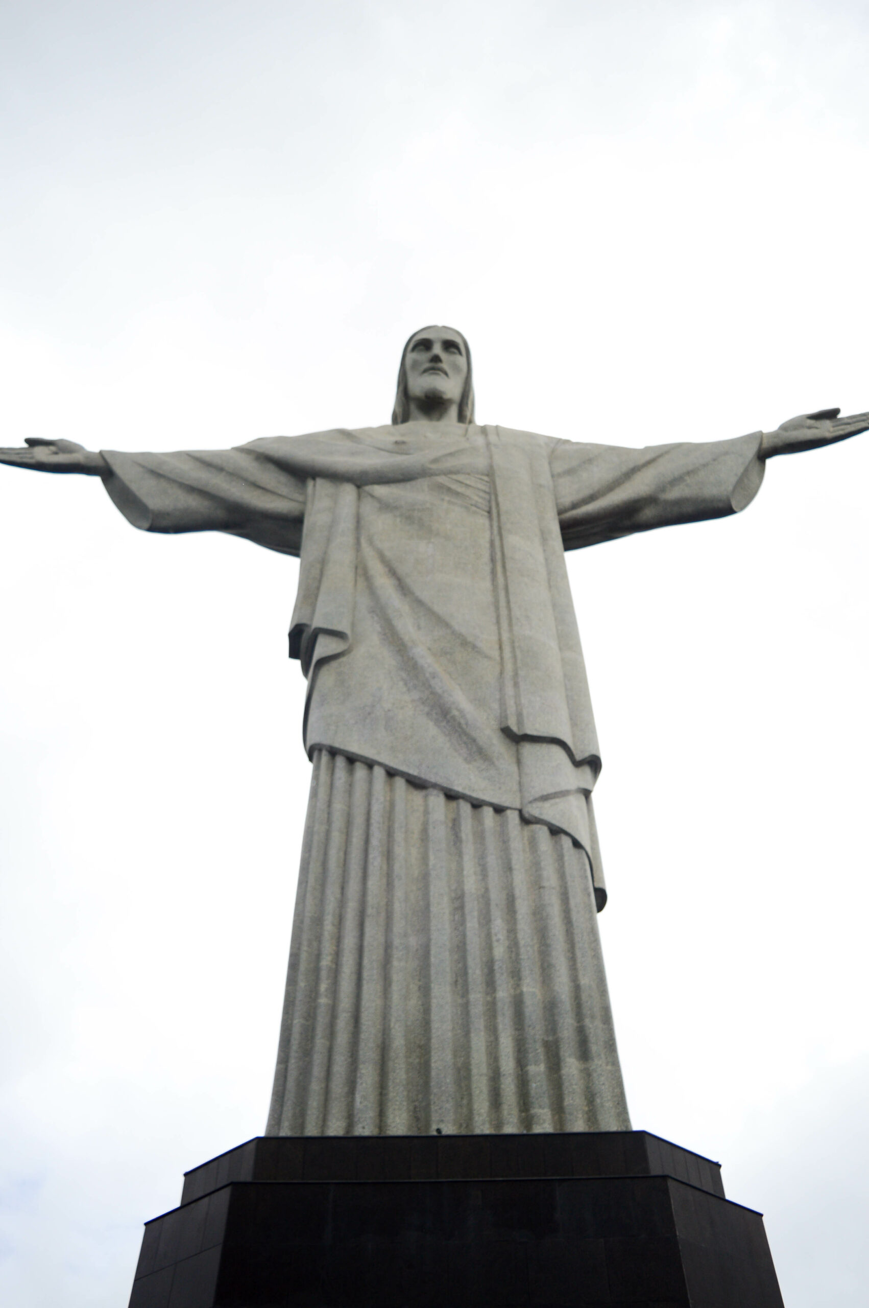 Statue du Christ rédempteur de Rio, écartant les bras