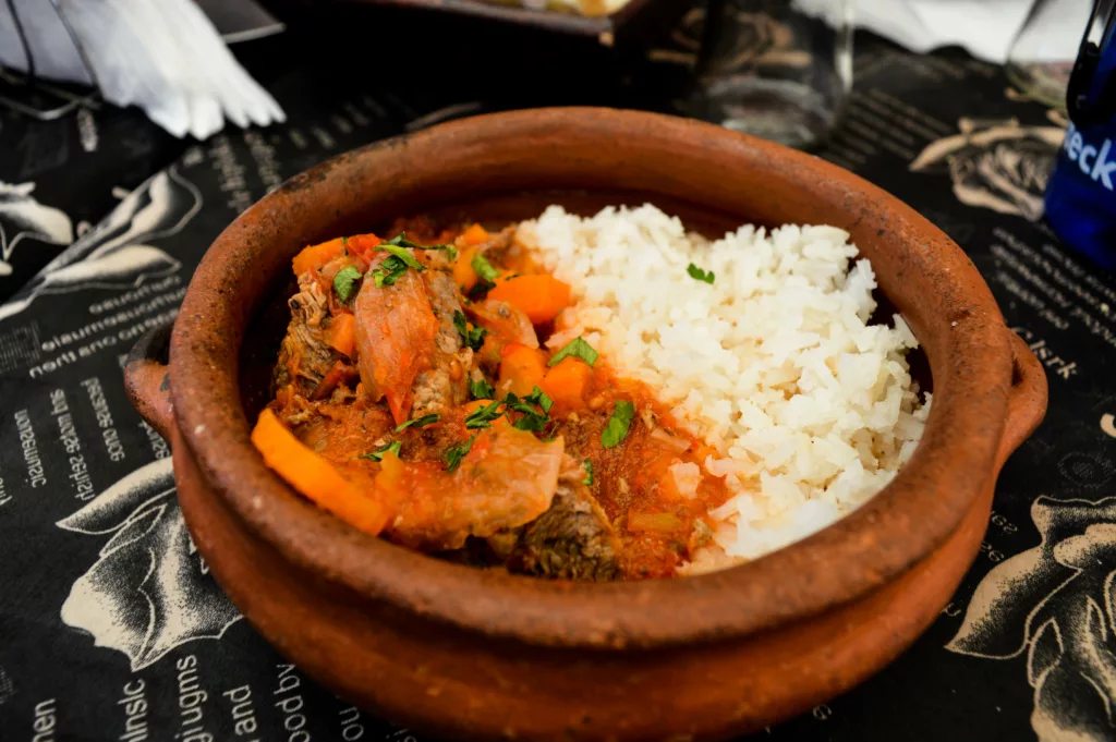 ragout de lama et riz, typique nord ouest argentine