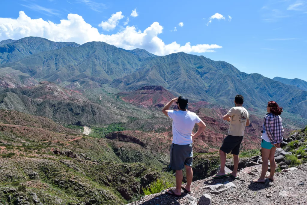 montagnes colorées typiques nord ouest argentine