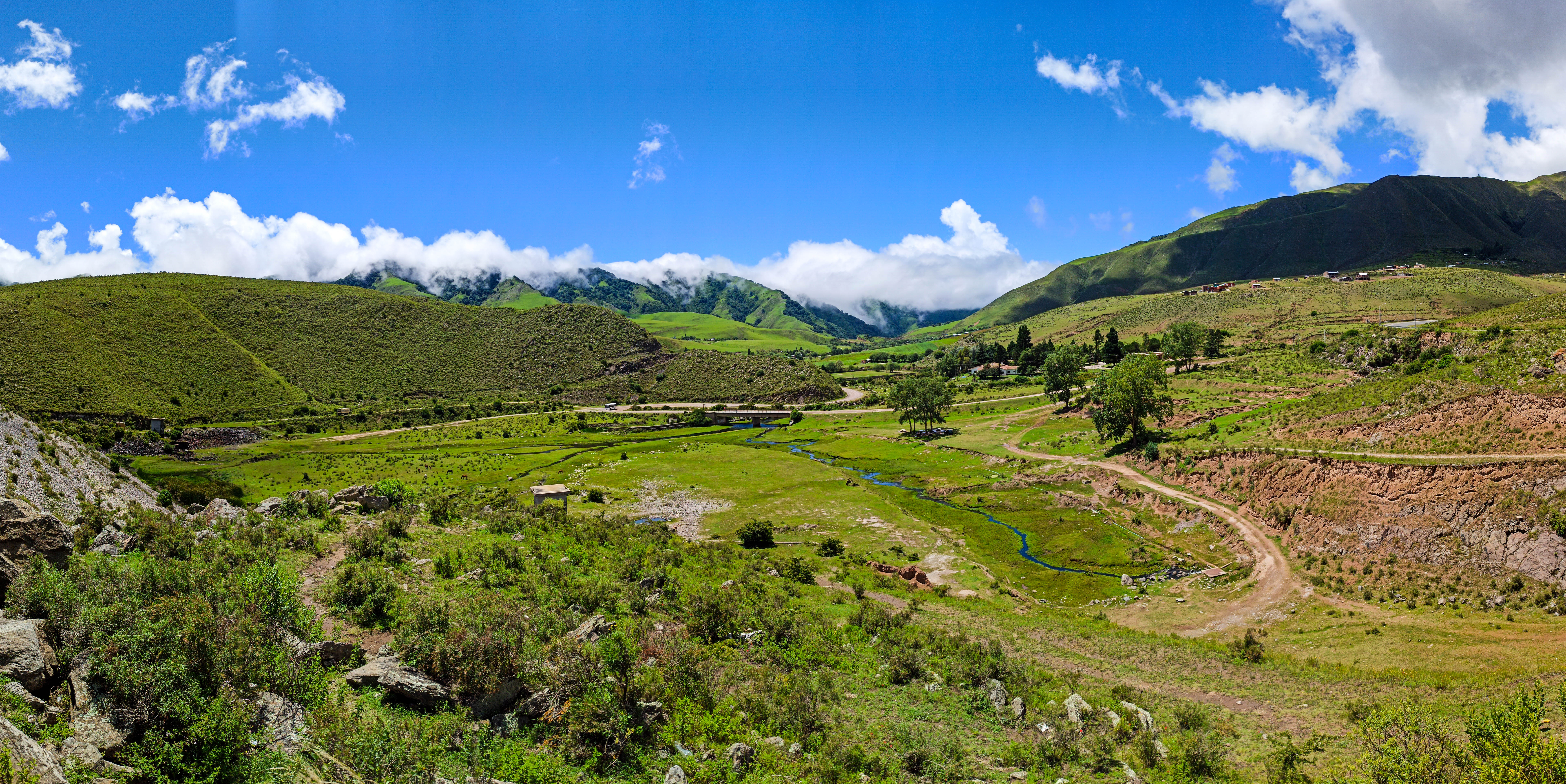 paysage verdoyant road trip nord-ouest argentine